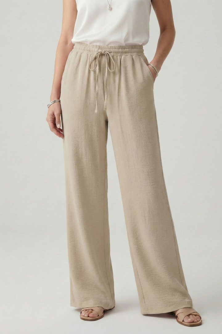 Relaxed Wide-Leg Drawstring Trousers