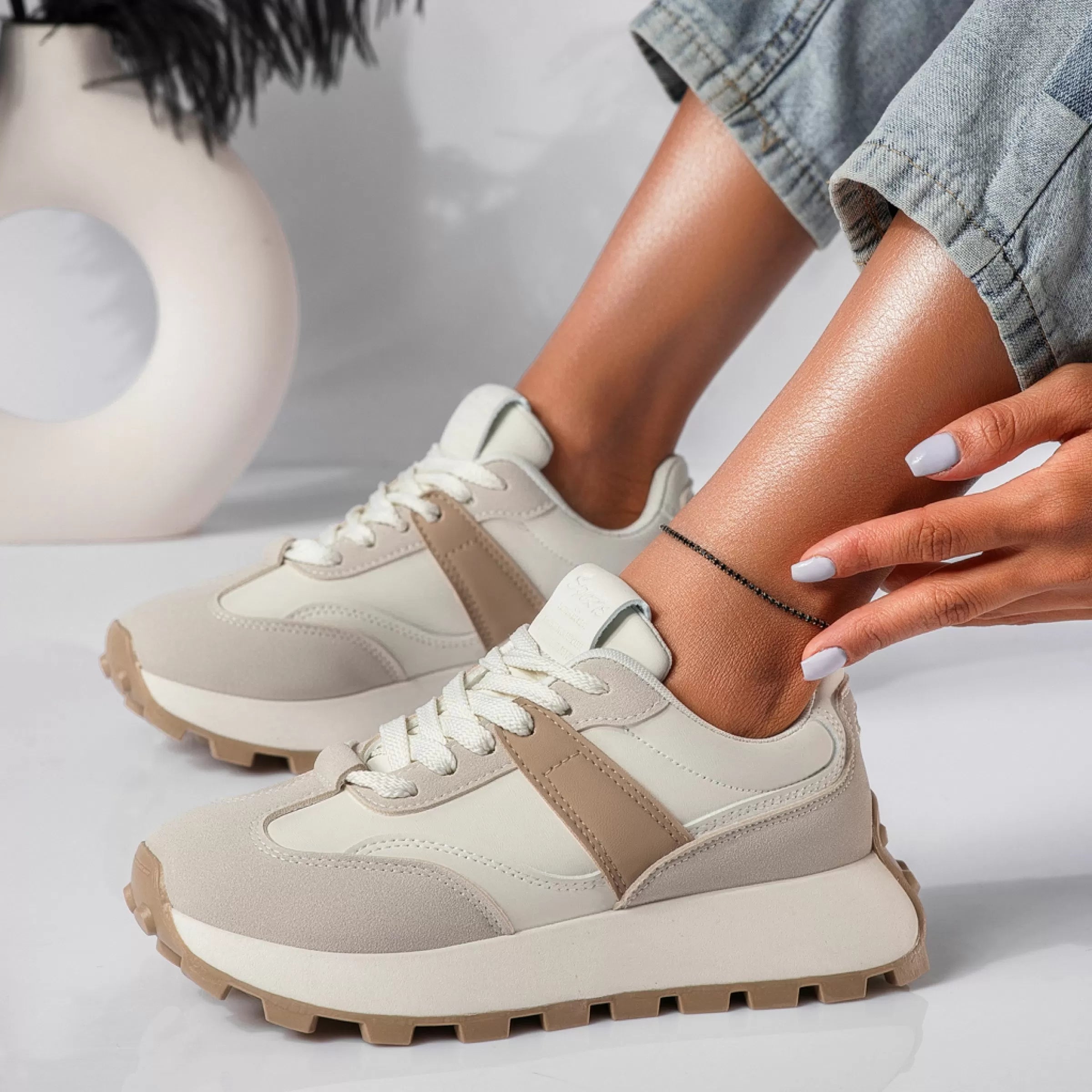 Beige / AU 10