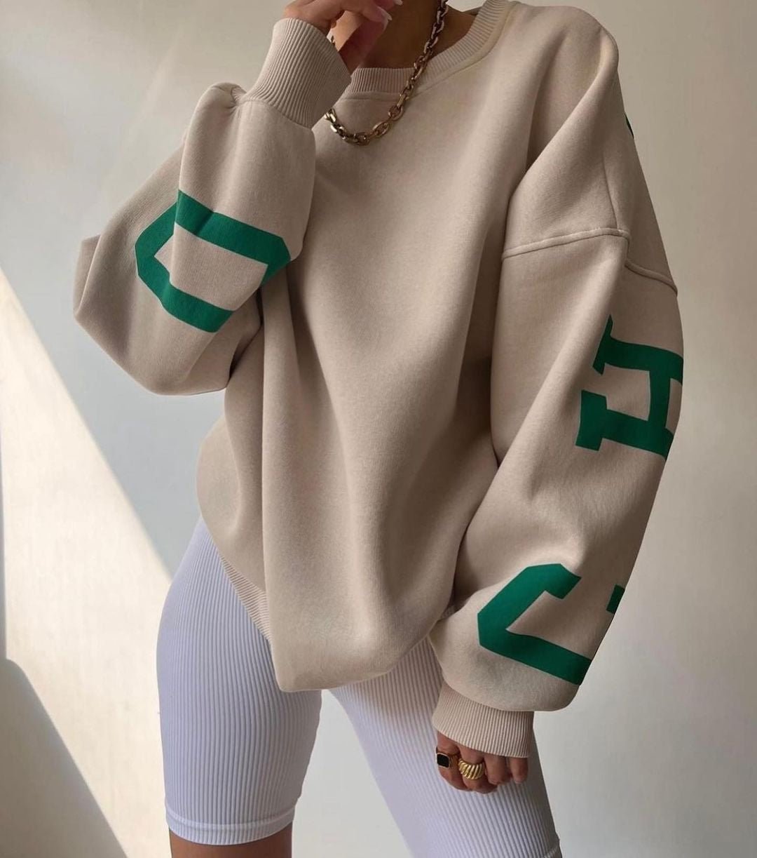 Oversized Varsity Letter Graphic Fleece Sweatshirt