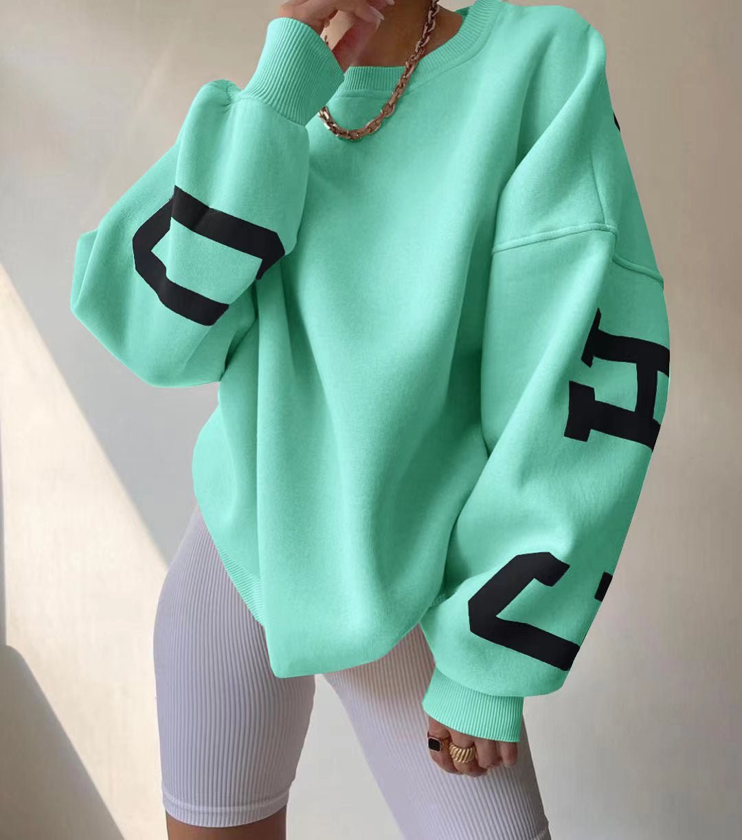 Oversized Varsity Letter Graphic Fleece Sweatshirt