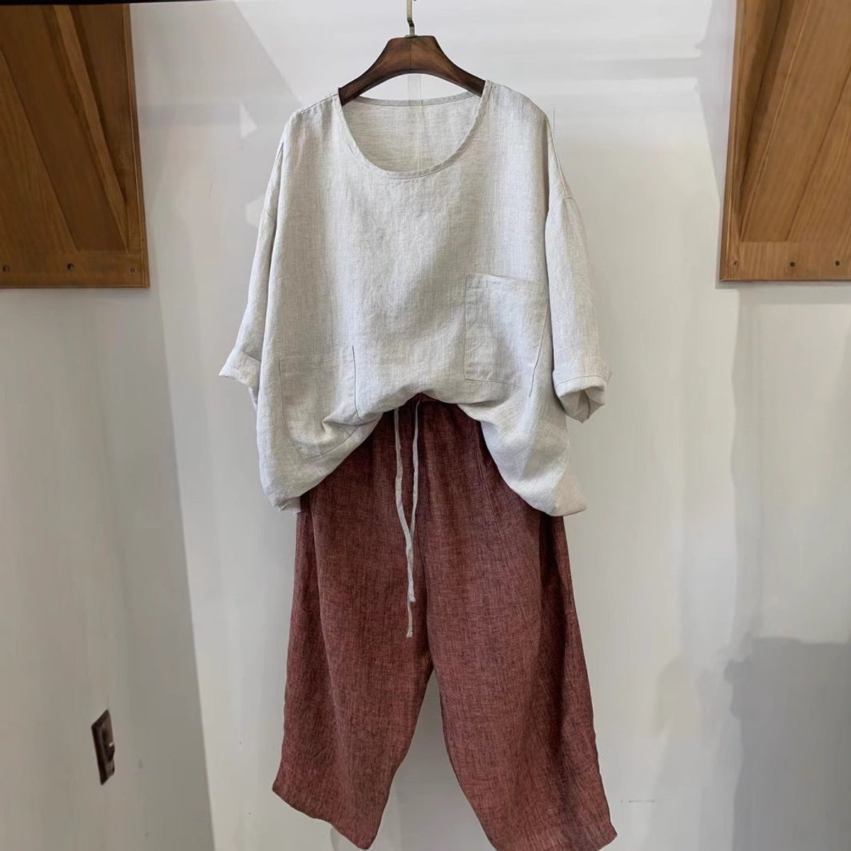 Casual Round-Neck Linen Smock Top with Front Pockets